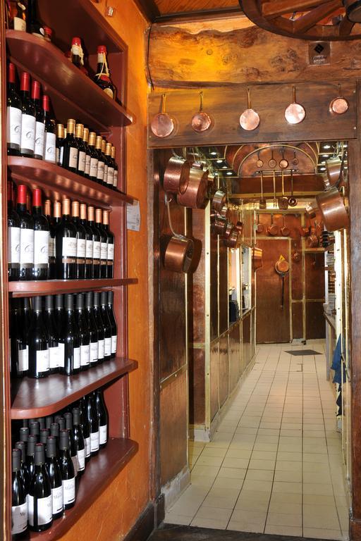 Hotel La Taverne Des Deux Augustins 2*